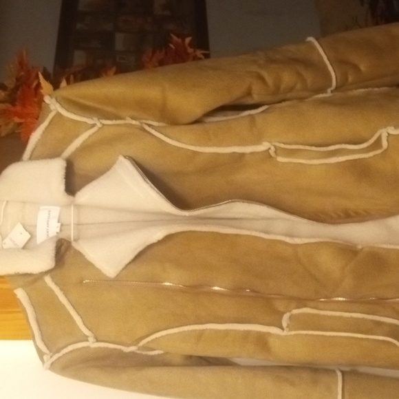 🚨☃️NWT Tan n Fur Coat - Picture 1 of 6